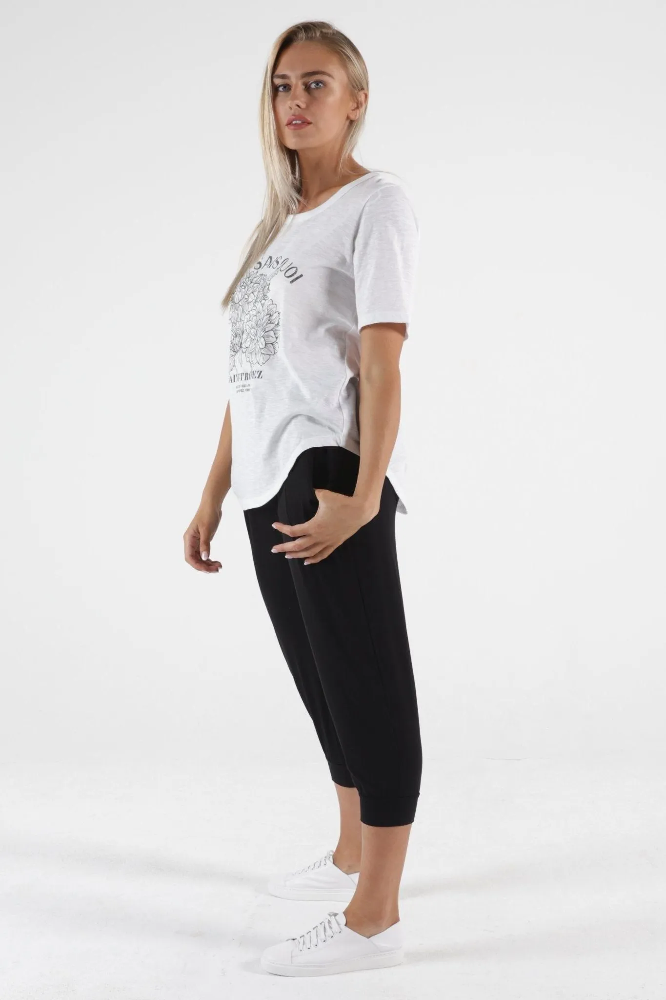 Betty Basics Ariana Tee in White - Je Ne Sais Quoi