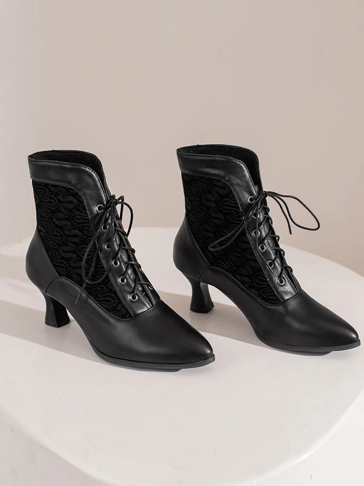 Lace Pointed Leather Heel Vintage Boots